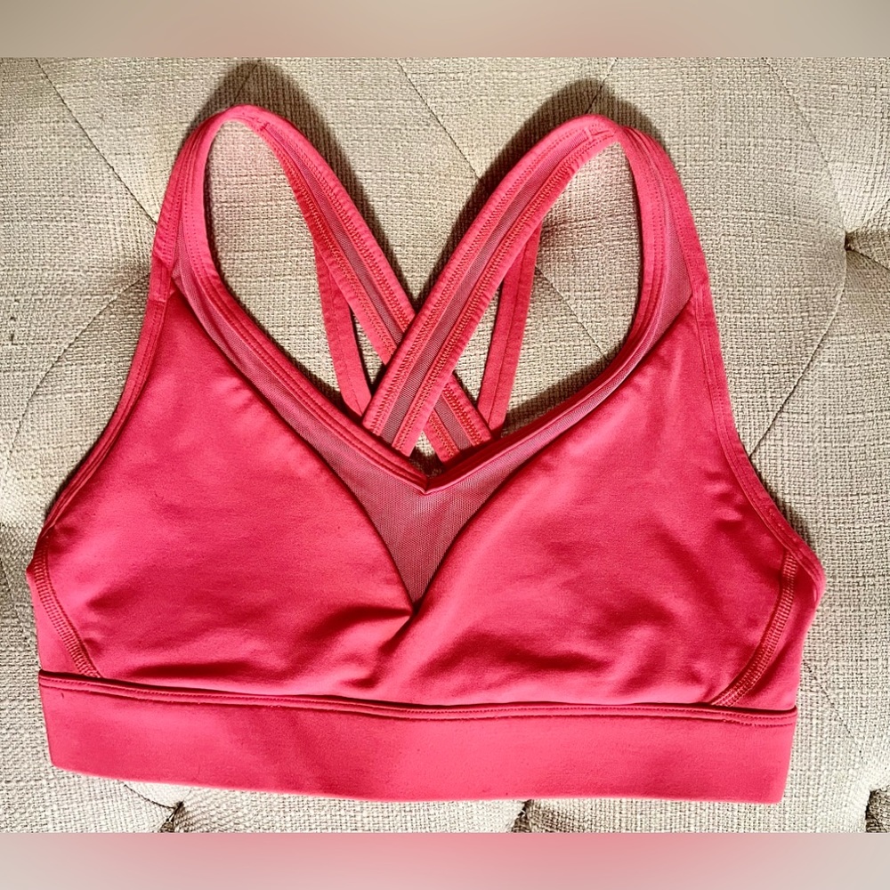 NWOT Lululemon Limited addition no longer made Nulux mesh trimmed bra size 4